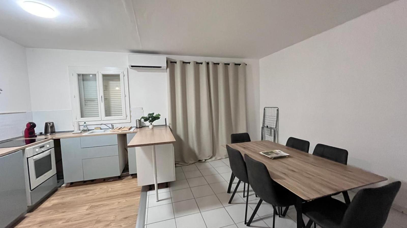 Appartement Climatise Avec Parking A Алби Екстериор снимка